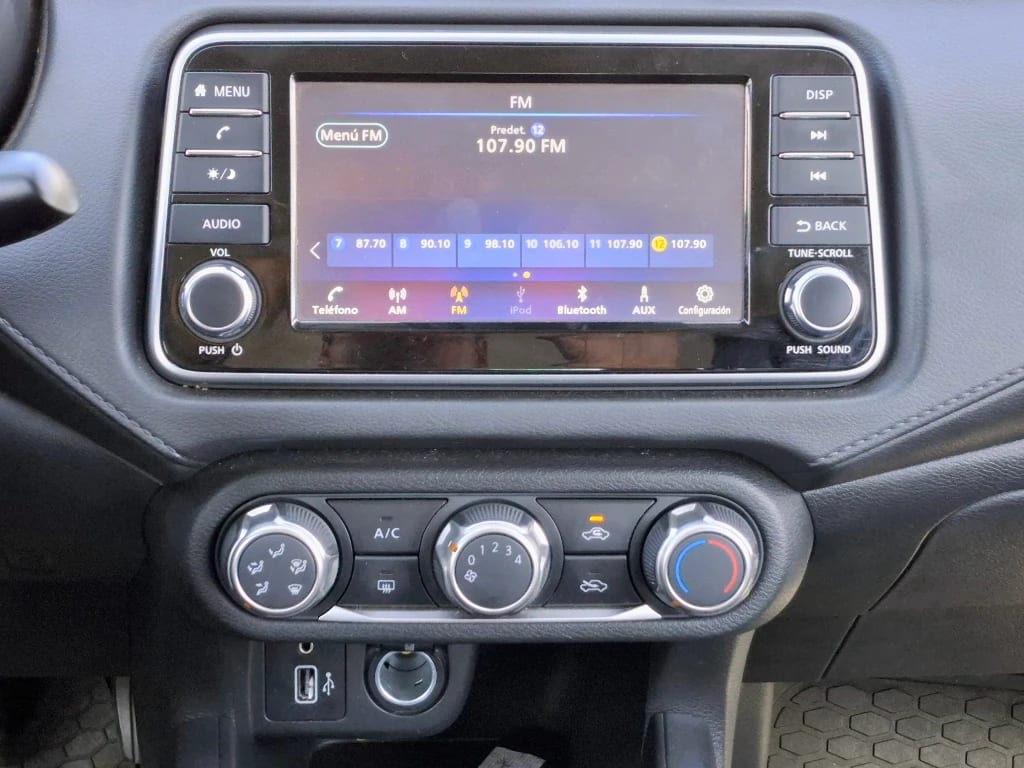 Nissan Versa 1.6 Sense 4x2 Mt 4p año 2025