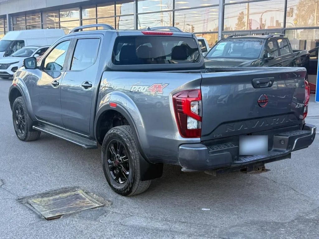 Nissan Navara 2.3d Pro4x Diesel 4x4 Dob.cab. At 4p año 2024