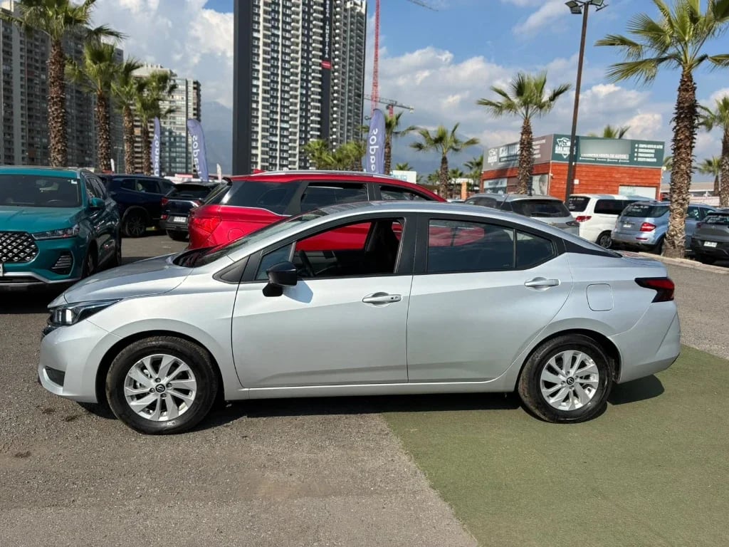Nissan Versa 1.6 Sense 4x2 Mt 4p año 2025