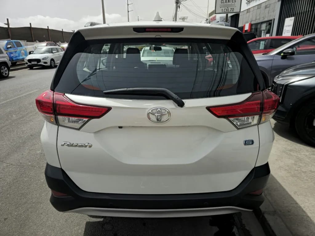 Toyota Rush 1.5 Xei 4x2 Mt 5p año 2023