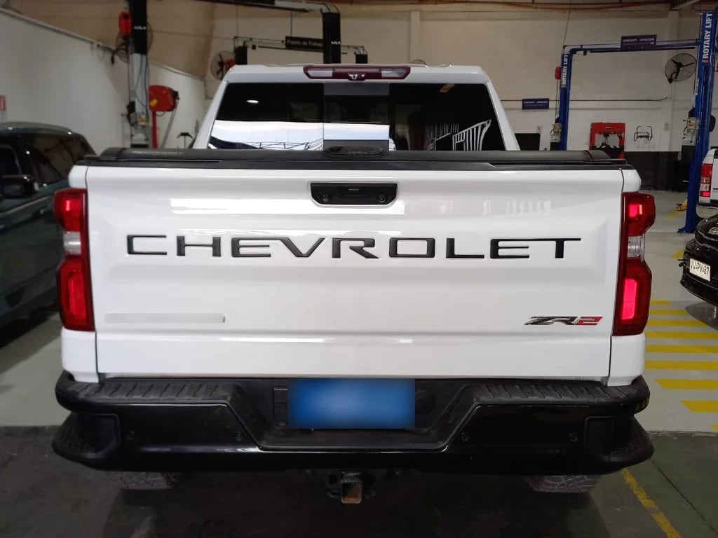 Chevrolet Silverado 6.2 Zr2 4x4 At 4p año 2023