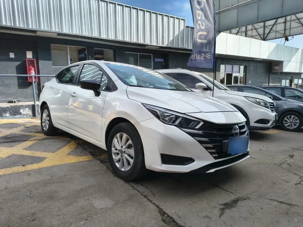 Nissan Versa 1.6 Sense 4x2 Mt 4p año 2025