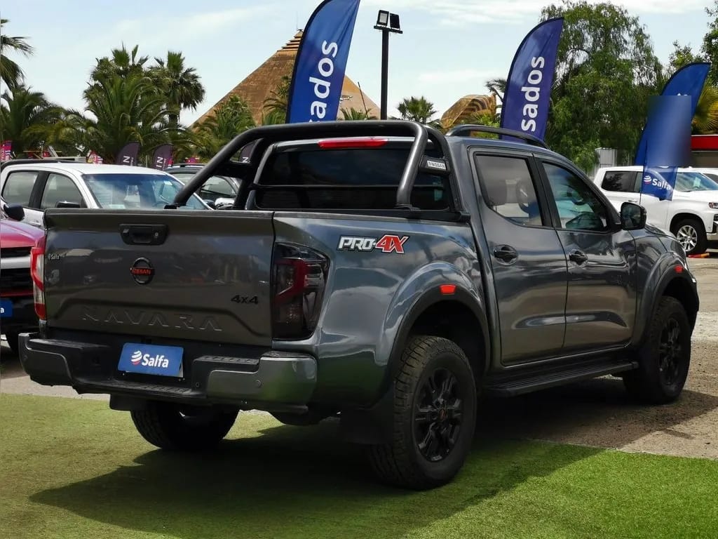 Nissan Navara 2.3d Pro4x Diesel 4x4 Dob.cab. At 4p año 2022