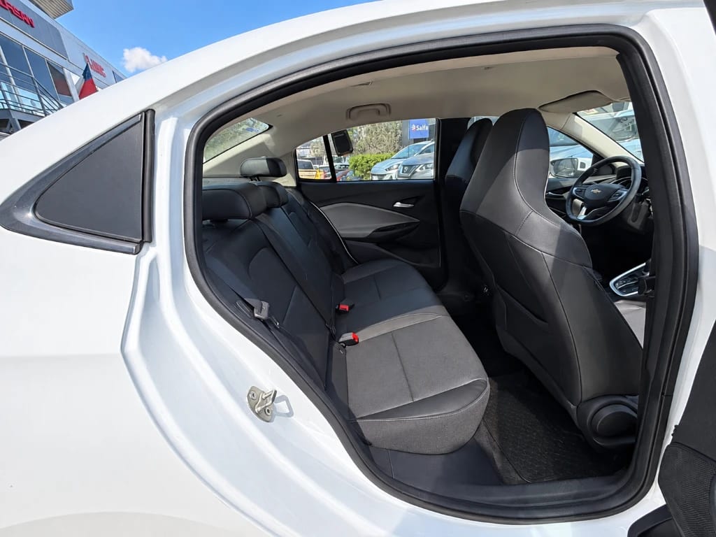 Chevrolet Onix 1.0t Premier S 4x2 Sdn At 4p año 2025