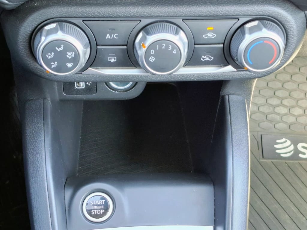 Nissan Versa 1.6 Sense 4x2 Mt 4p año 2025