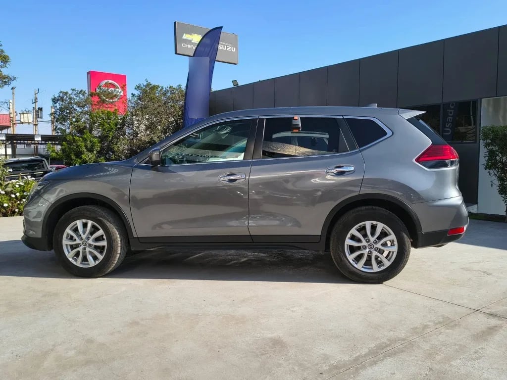Nissan X-Trail 2.5 Sense 4x2 2row Cvt At 5p año 2023