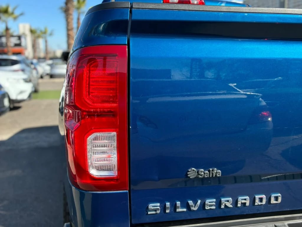 Chevrolet Silverado 5.3 Ltz 4wd Cc Dob Cab At 4p año 2019