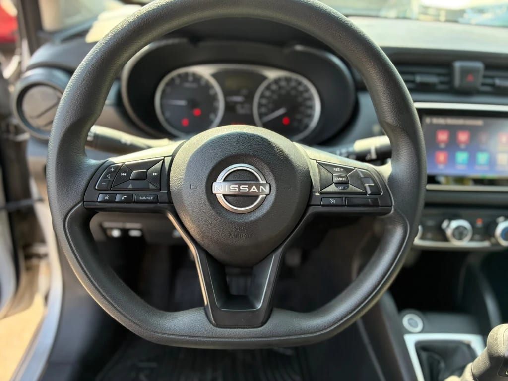 Nissan Versa 1.6 Sense 4x2 Mt 4p año 2025