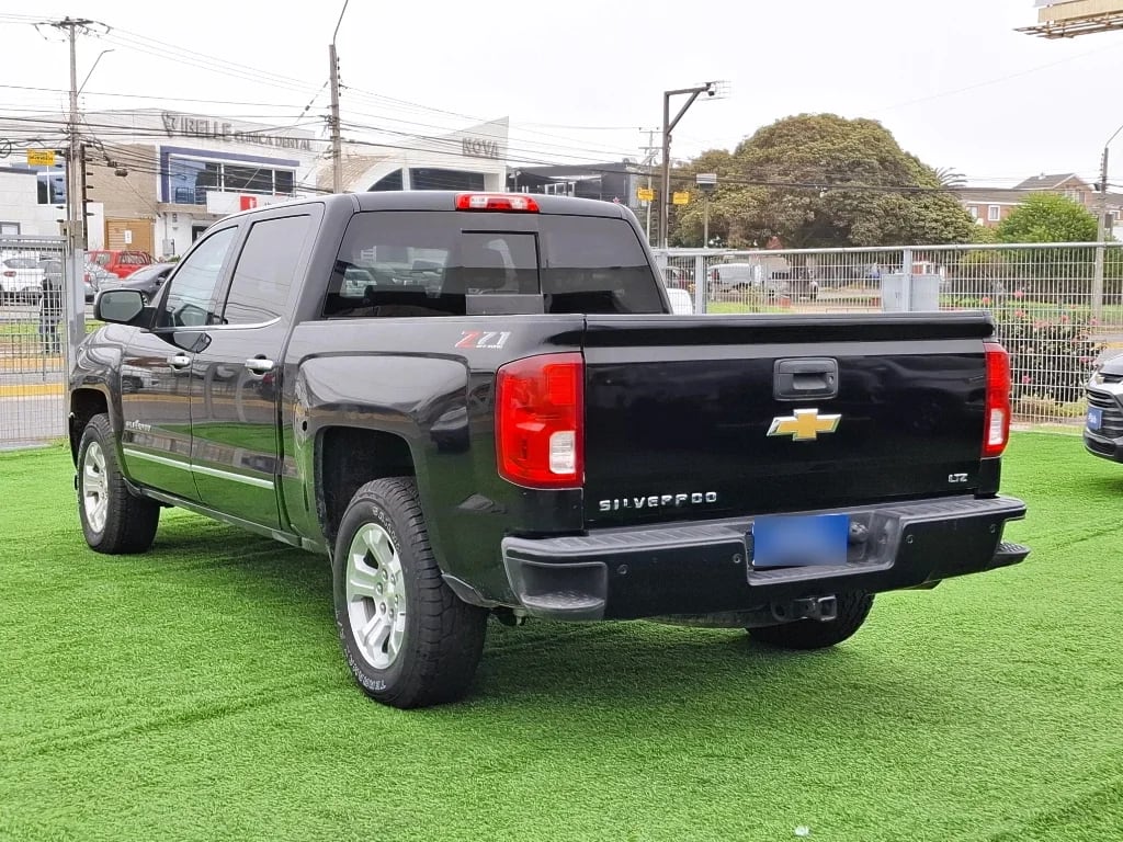 Chevrolet Silverado 5.3 Lt 4wd Ext Z71 Dob. Cab. At 4p año 2019