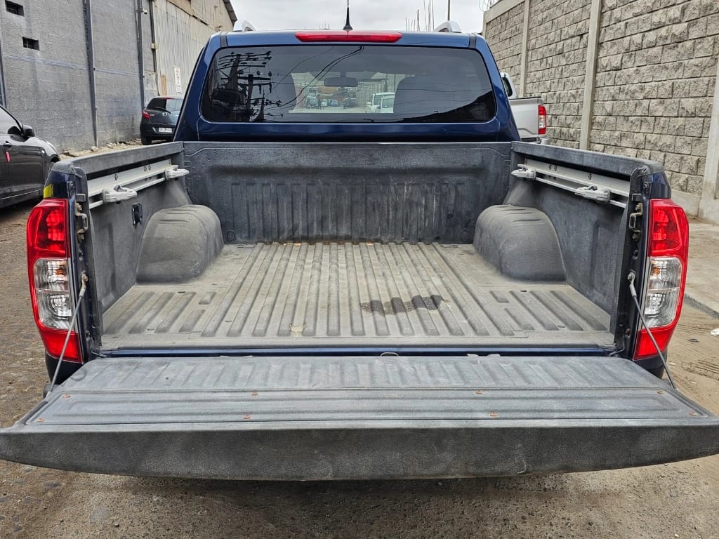 Nissan Np300 2.3 Le Diesel 4wd Dob.cab. At 4p año 2018