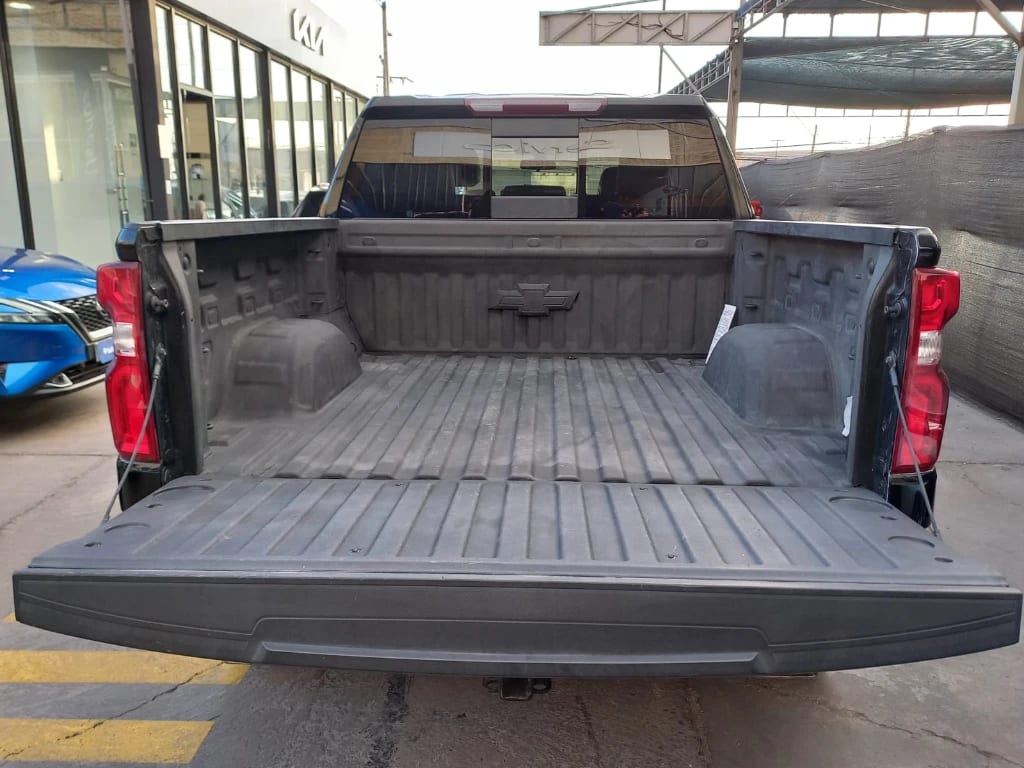 Chevrolet Silverado 5.3 Lt Trailboss Z71 4x4 At 4p año 2022