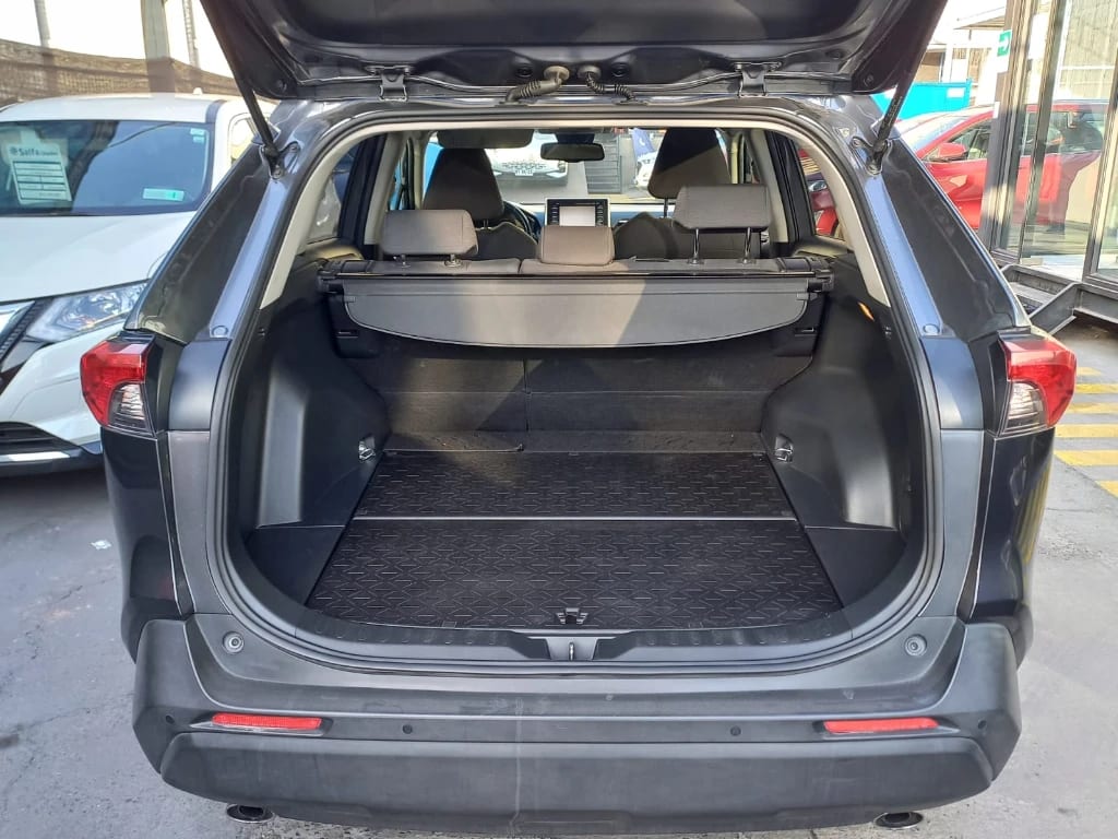 Toyota Rav4 2.0 Xle 4x2 Cvt At 5p año 2021
