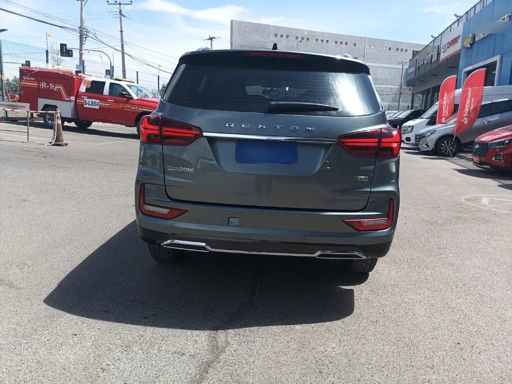 Ssangyong Rexton 2.2t Glx Diesel 4x2 6ab 8at 5p año 2023