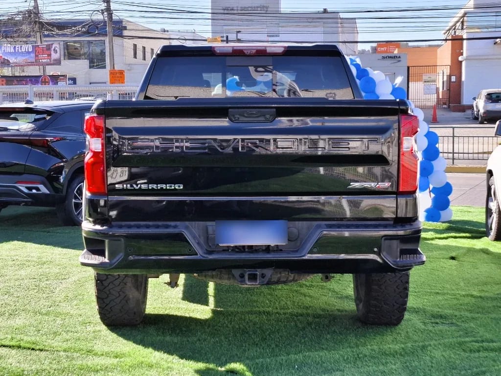 Chevrolet Silverado 6.2 Zr2 4x4 At 4p año 2023