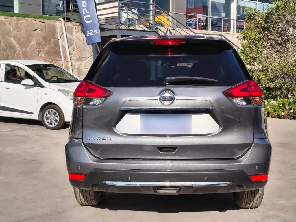 Nissan X-Trail 2.5 Sense 4x2 2row Cvt At 5p año 2023