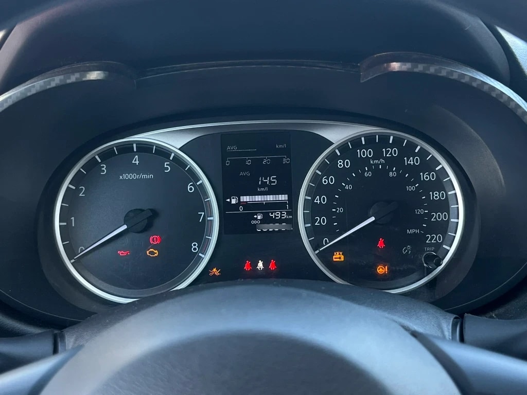 Nissan Versa 1.6 Sense 4x2 Mt 4p año 2025