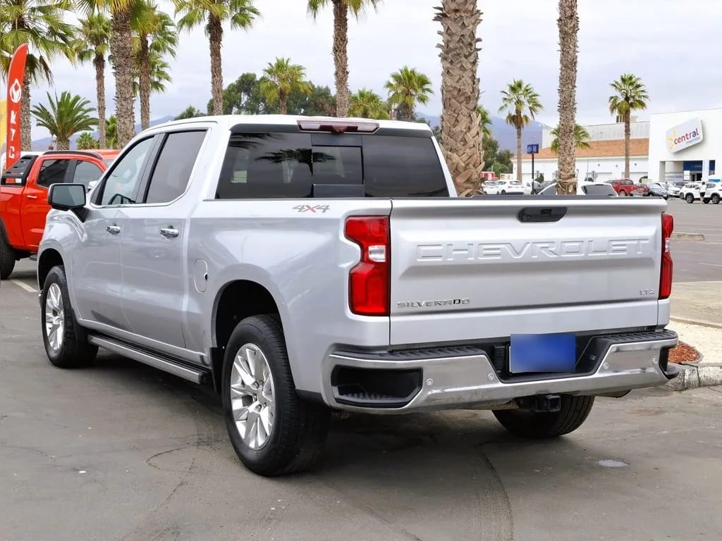 Chevrolet Silverado Dcab 4x4 Sohc 5.3 Aut año 2022