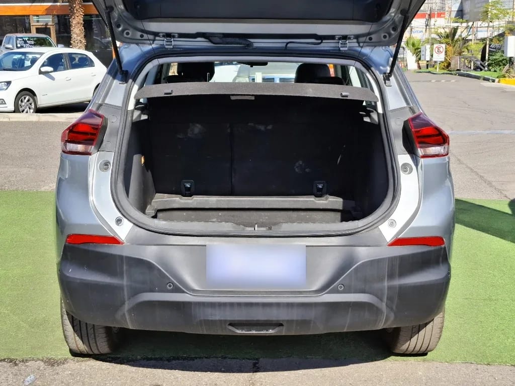 Chevrolet Tracker 1.2t Ltz R 4x2 At 5p año 2025