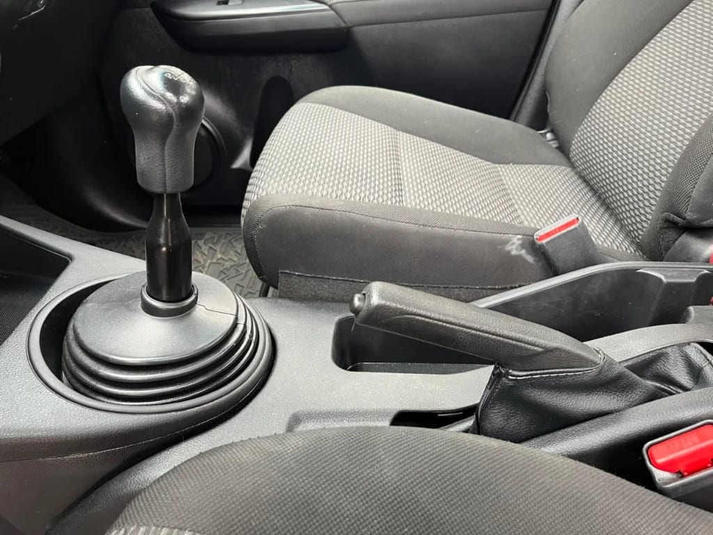 Toyota Hilux Dc 4x4 2.4 D Dx Mt año 2024