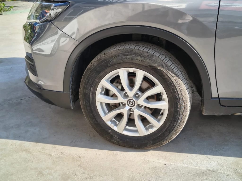 Nissan X-Trail 2.5 Sense 4x2 2row Cvt At 5p año 2023