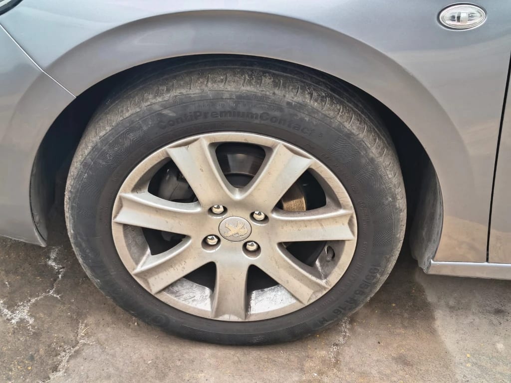 Peugeot 301 1.6 Allure Hdi 92 Mt Diesel año 2022