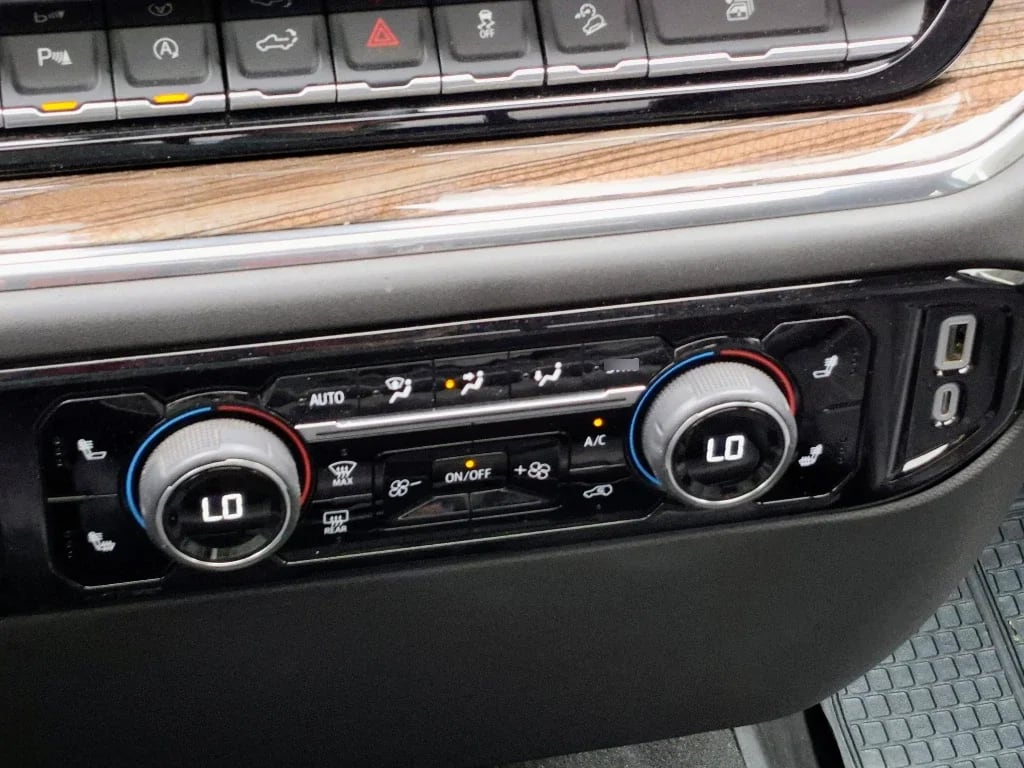 Chevrolet Silverado At10 4x4 5.3 Aut (c) año 2025