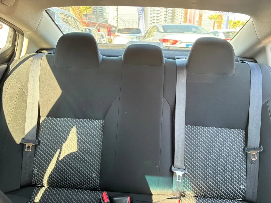 Nissan Versa 1.6 Sense 4x2 Mt 4p año 2025