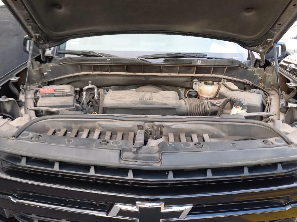 Chevrolet Silverado 5.3 Lt Trailboss Z71 4x4 At 4p año 2022