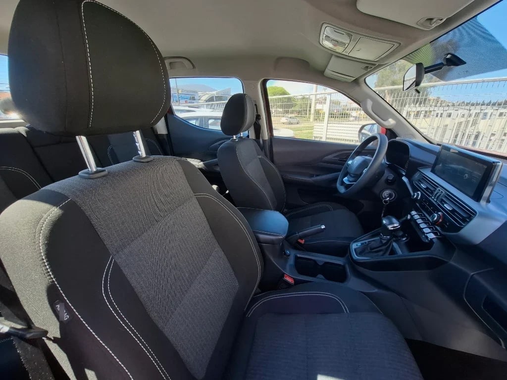 Peugeot Landtrek 2.2 Action4 Bluehdi Diesel 4x4 180hp At 4p año 2024