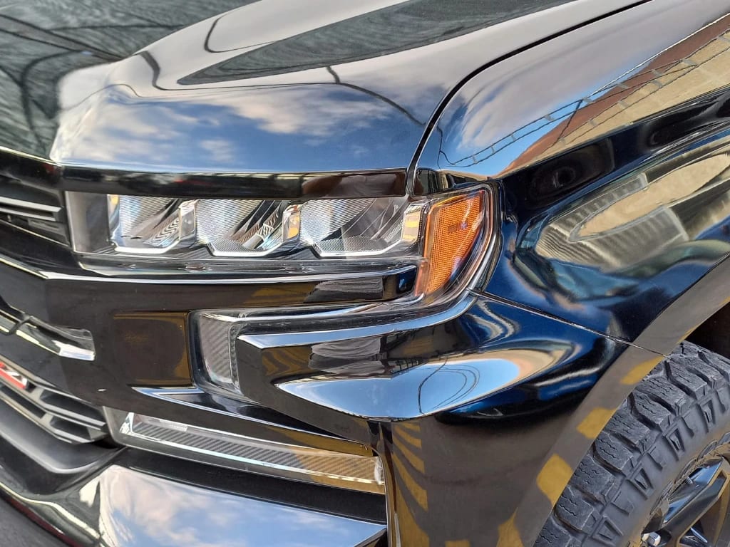 Chevrolet Silverado 5.3 Lt Trailboss Z71 4x4 At 4p año 2022