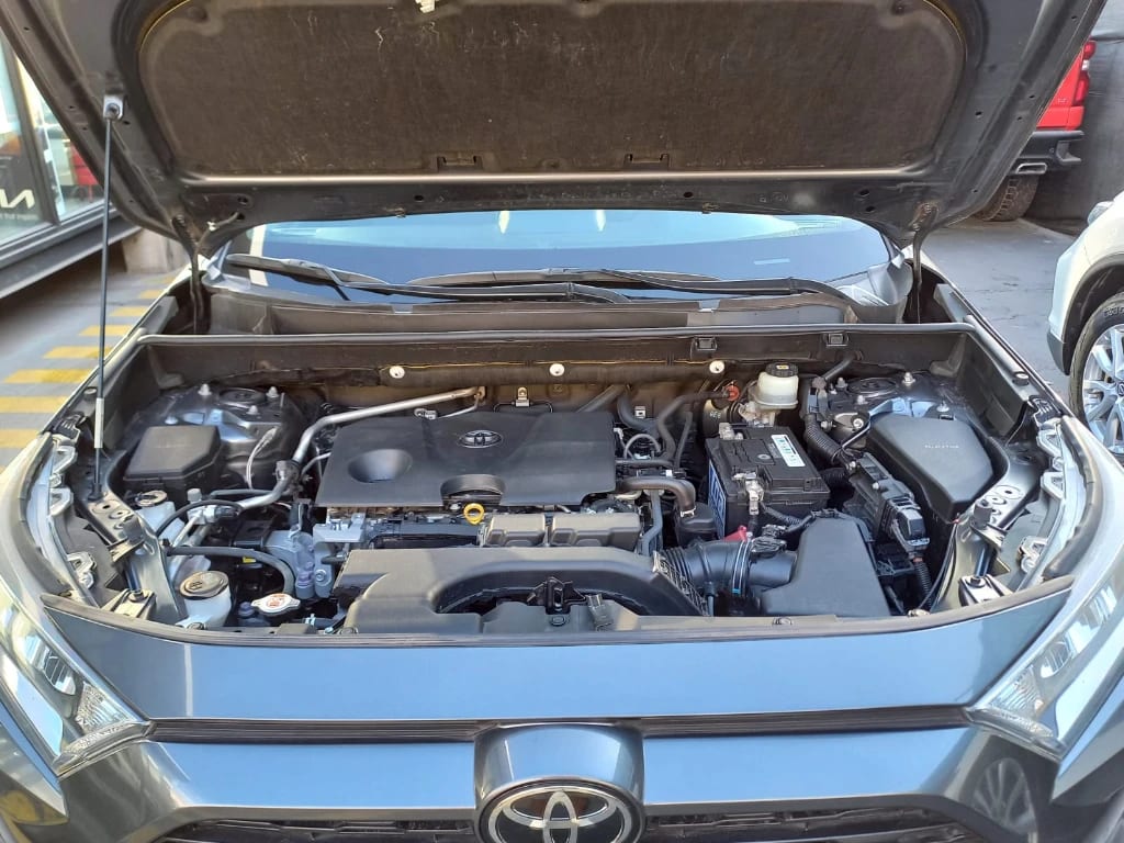 Toyota Rav4 2.0 Xle 4x2 Cvt At 5p año 2021