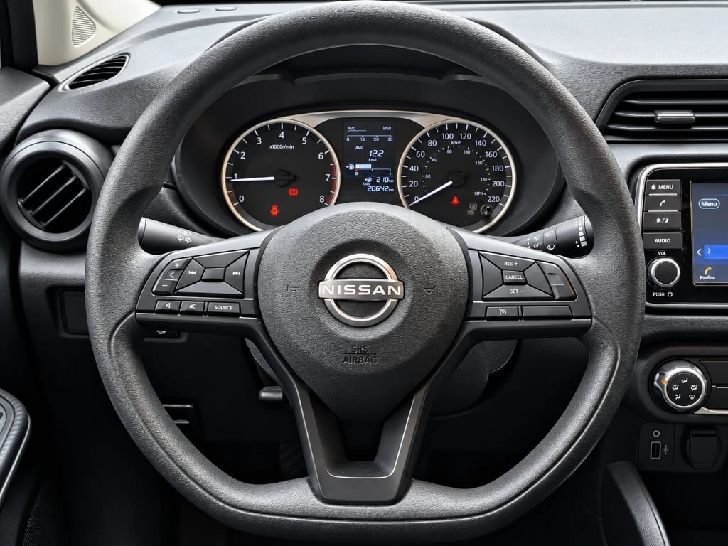 Nissan Versa 1.6 Sense 4x2 Mt 4p año 2025