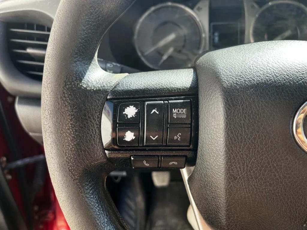 Toyota Hilux Dc 4x4 2.4 D Dx Mt año 2023