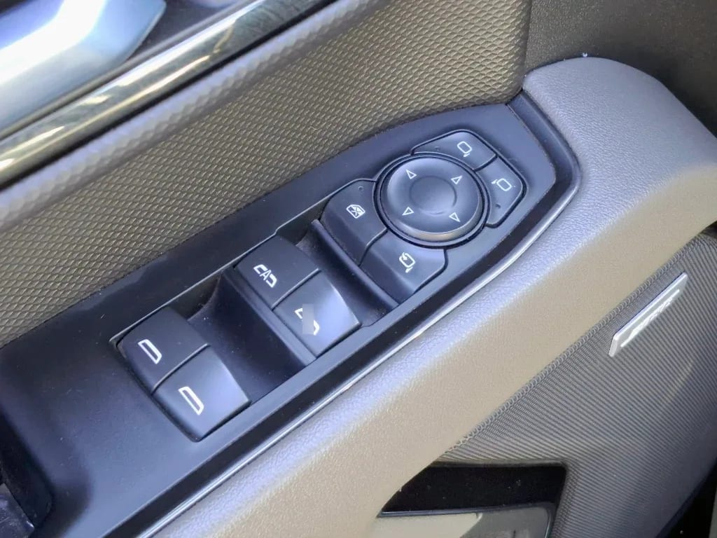 Chevrolet Silverado 6.2 Zr2 4x4 At 4p año 2023