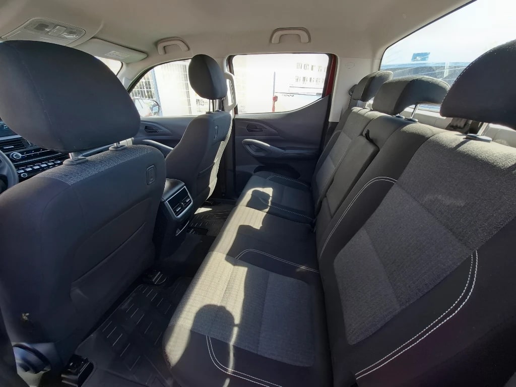 Peugeot Landtrek 2.2 Action4 Bluehdi Diesel 4x4 180hp At 4p año 2024