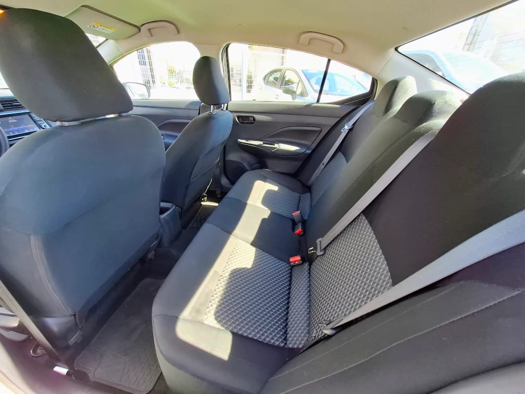Nissan Versa 1.6 Sense 4x2 Mt 4p año 2025