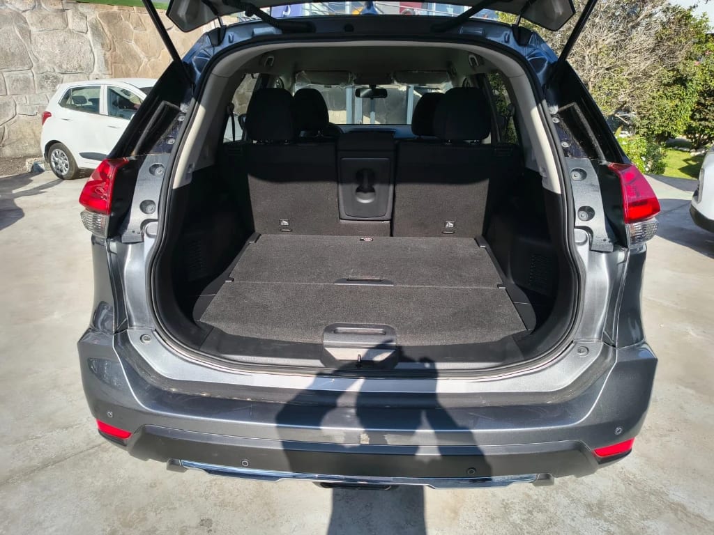 Nissan X-Trail 2.5 Sense 4x2 2row Cvt At 5p año 2023