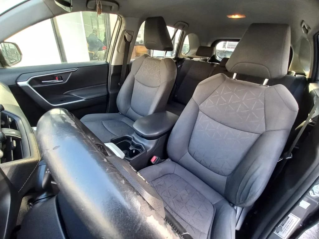 Toyota Rav4 2.0 Xle 4x2 Cvt At 5p año 2021