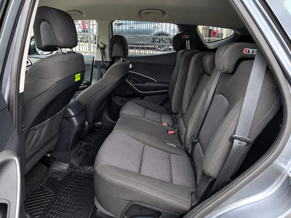 Hyundai Santa Fe 2.4 4x2 Mt 5p año 2017