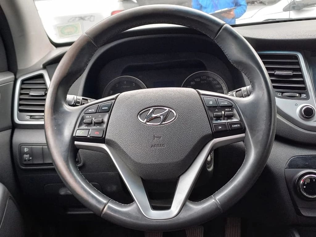 Hyundai Tucson 2.0 Gl Advance 4x2 Mt 5p año 2017