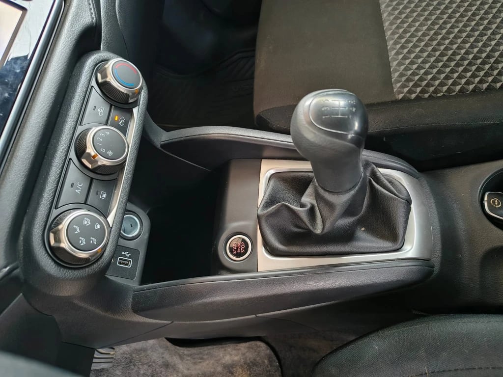 Nissan Versa Sense 1.6 Mt 4x2 año 2025