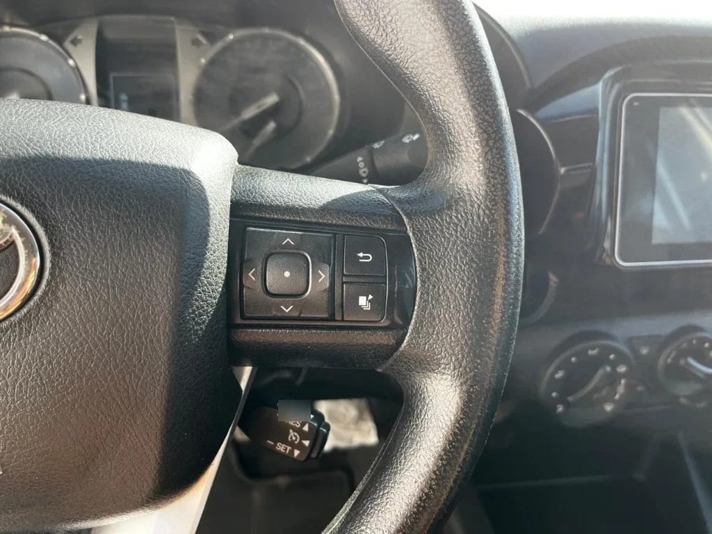 Toyota Hilux Dc 4x4 2.4 D Dx Mt año 2023