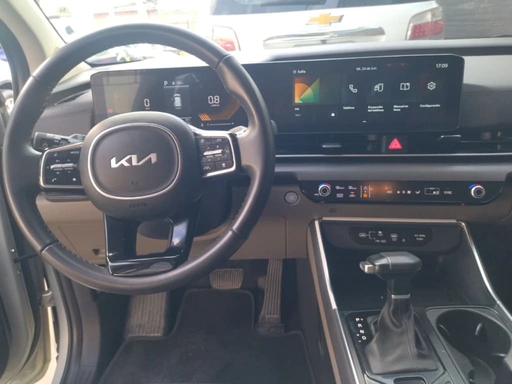 Kia Carnival 2.2 Ex Diesel 4x2 8at 5p año 2025