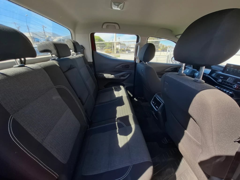 Peugeot Landtrek 2.2 Action4 Bluehdi Diesel 4x4 180hp At 4p año 2024