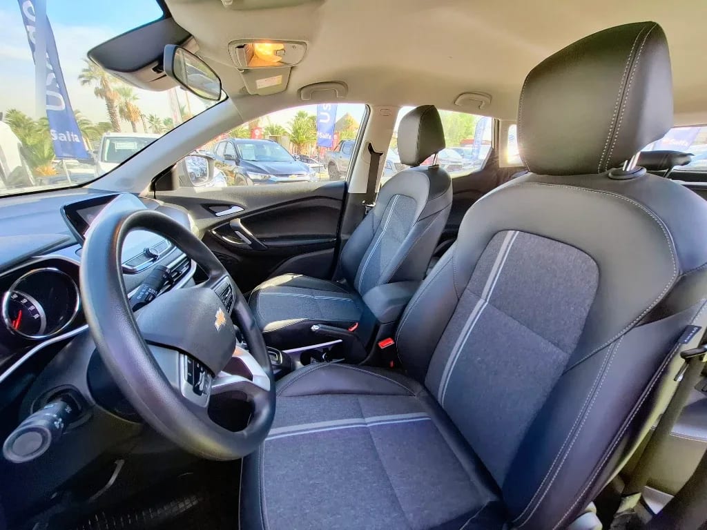 Chevrolet Tracker 1.2t Ltz R 4x2 At 5p año 2025