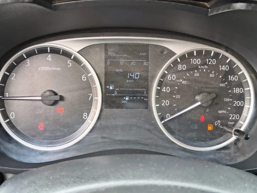 Nissan Versa 1.6 Sense 4x2 Mt 4p año 2025