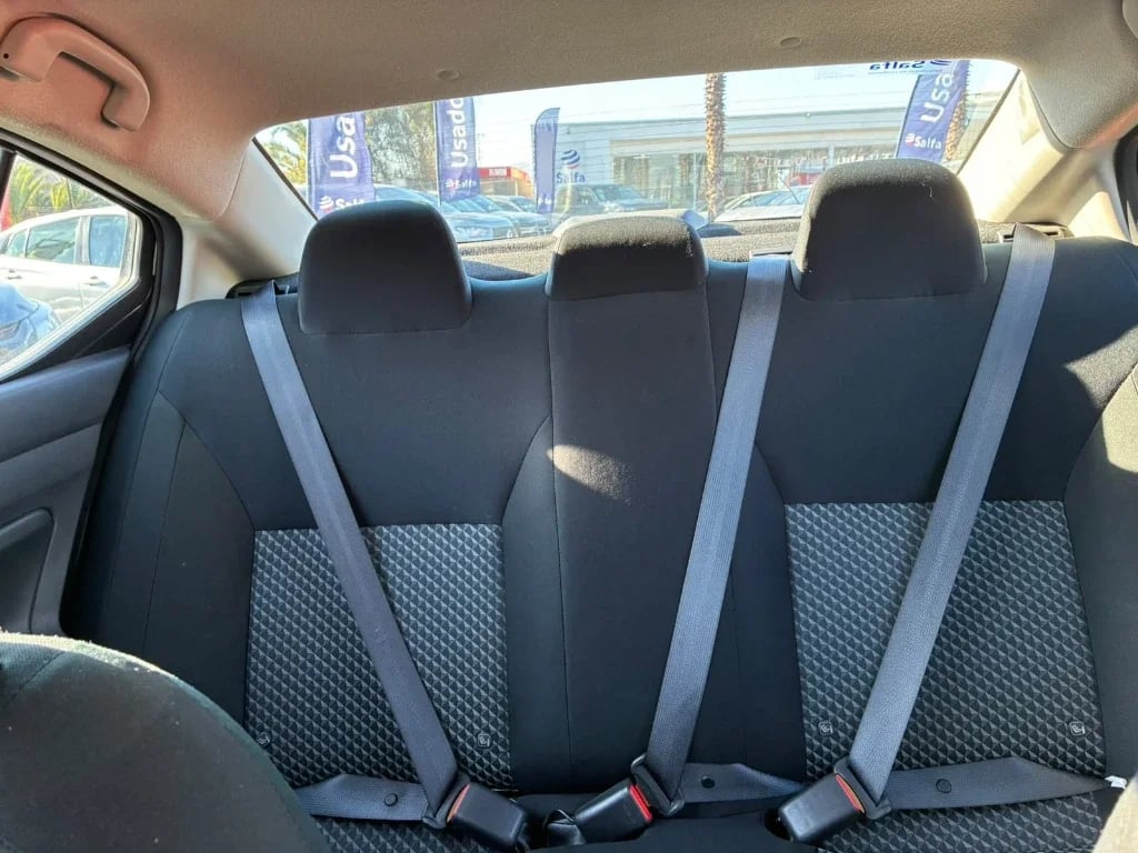 Nissan Versa 1.6 Sense 4x2 Mt 4p año 2025