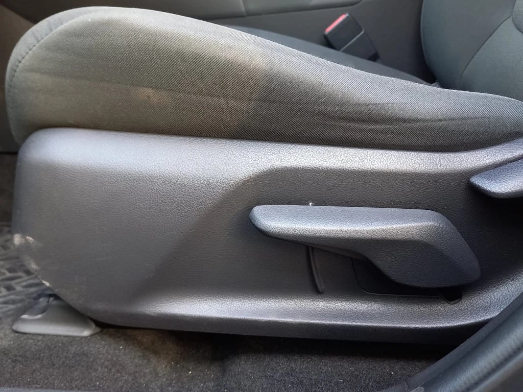 Toyota Rav4 2.0 Xle 4x2 Cvt At 5p año 2021