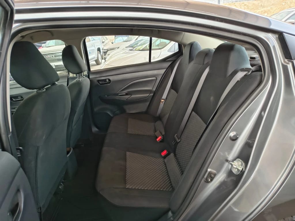 Nissan Versa 1.6 Sense 4x2 Mt 4p año 2025