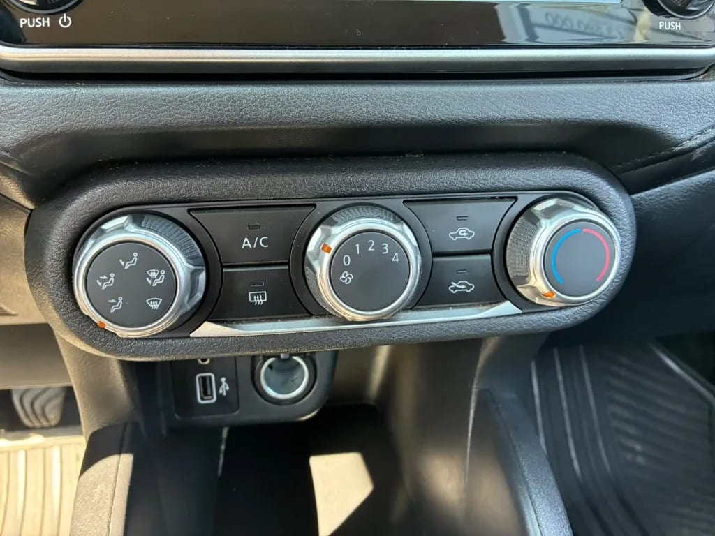 Nissan Versa 1.6 Sense 4x2 Mt 4p año 2025